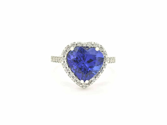 Bague en or blanc avec tanzanite taille cœur de 4,80 ct et diamants