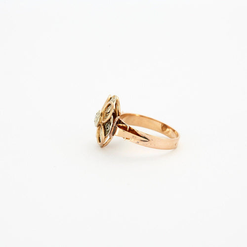 Bague Bague vintage fleur diamants or jaune et blanc 58 Facettes