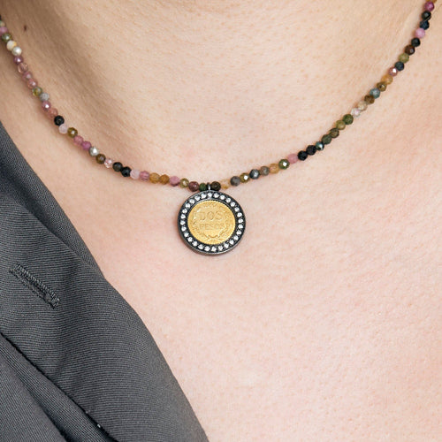 Collier Collier pièce 2Pesos, diamants or et argent. 58 Facettes P41L10