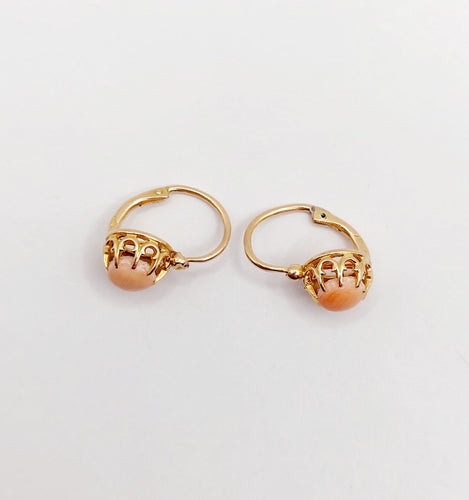 Boucles d'oreilles Dormeuses antique or rose 18k cabochon de corail (circa 1900) 58 Facettes A06119