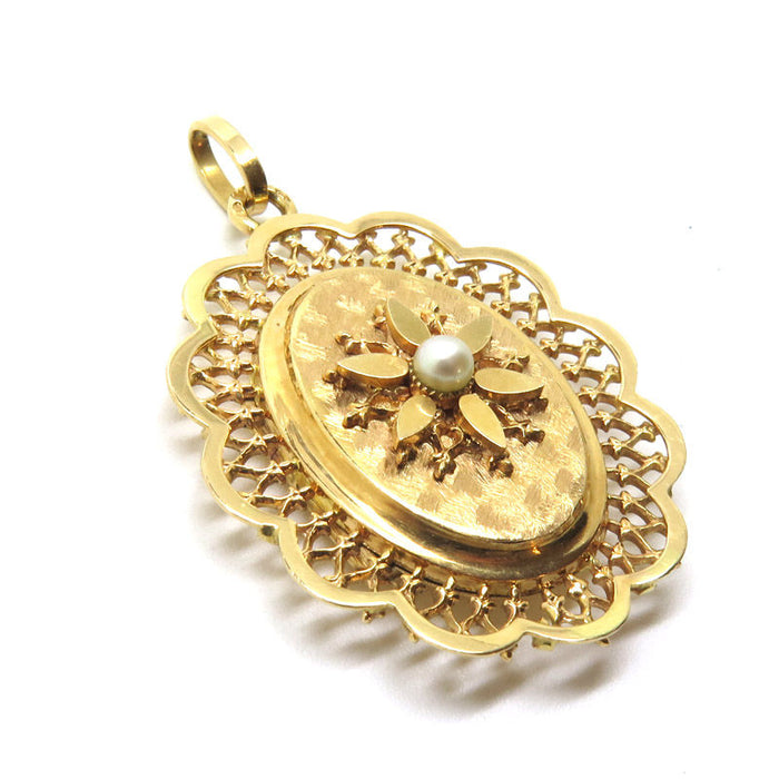 Yellow gold and pearl pendant