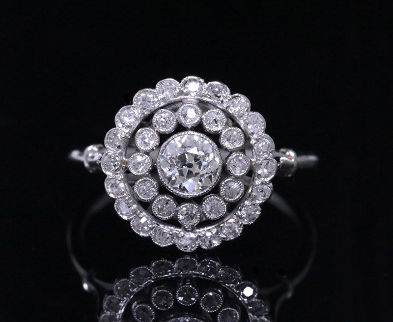 Ring Daisy platinum and diamonds Art Deco