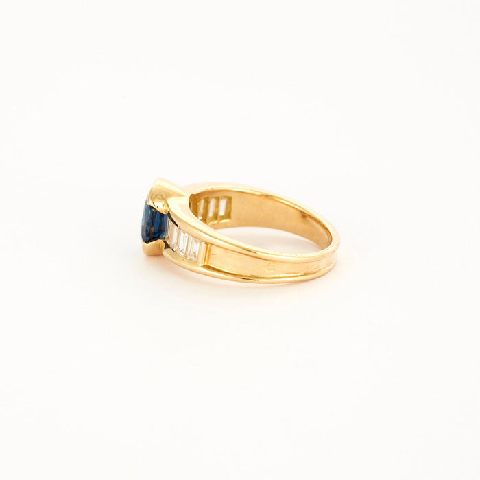 Prestige ring in yellow gold, sapphire and diamond