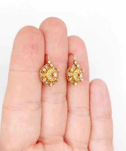 Boucles d'oreilles Dormeuses marguerite antique or rose 18k diamants et perles (circa 1900) 58 Facettes A06102