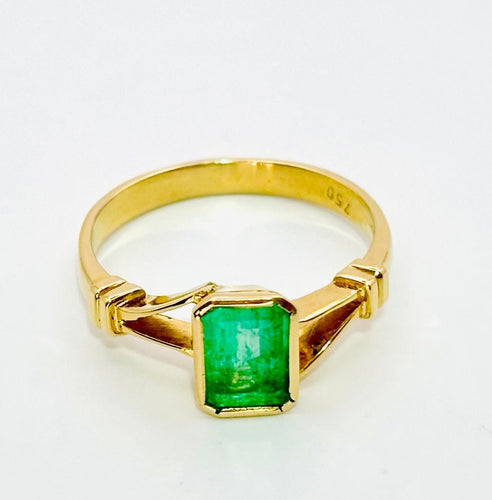 Bague Bague en or avec taille émeraude naturelle 58 Facettes 50292