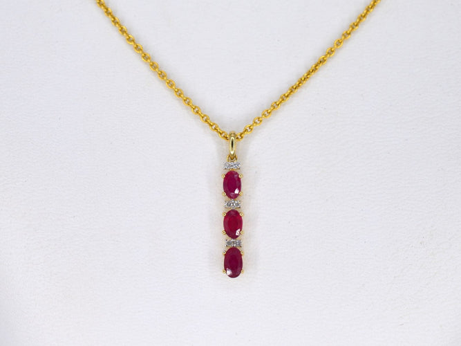 Pendentif Pendentif en or avec diamants et rubis 58 Facettes 2139