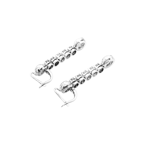 Boucles d'oreilles Paire de boucles d'oreilles pendantes, or blanc et diamants. 58 Facettes 34756