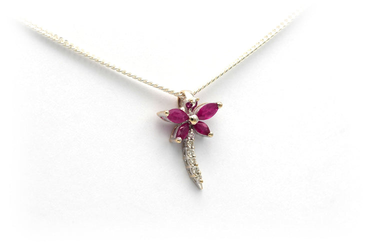 Pendentif Pendentif contemporain en or blanc serti de rubis et de diamants 58 Facettes B281