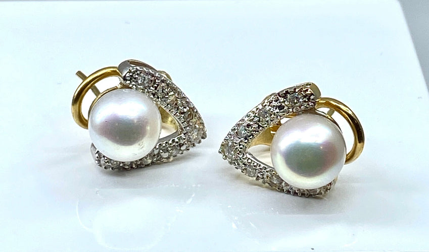 Žluté zlato, umělá perla, diamantové náušnice