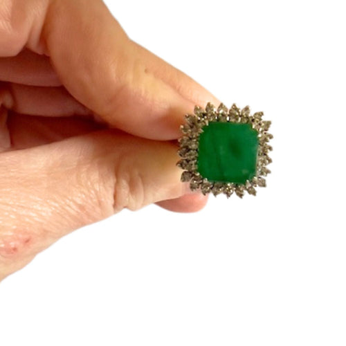Bague 50 Bague style rétro 1945 en or jaune, diamants et émeraude 58 Facettes Q328B
