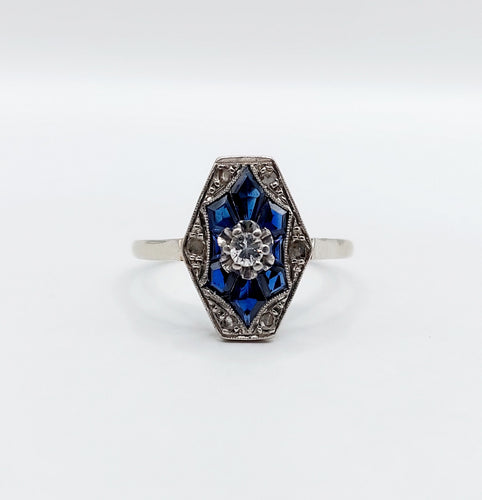 Bague 59.5 Bague marquise art deco or blanc 18k diamant et sapphires calibrés (circa 1930) 58 Facettes A05092