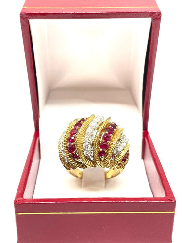 Bague 53 Bague en or jaune 18 carats sertie de rubis et diamants , taille 53 ajustable 58 Facettes
