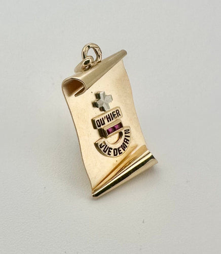 Pendentif AUGIS - Médaille pendentif or jaune, rubis 58 Facettes