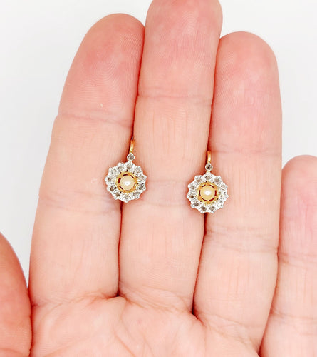 Kolczyki angielskie Stokrotka antyczny pierścionek z żółtego złota z perłą i diamentami w szlifie rozetowym (około 1900) 