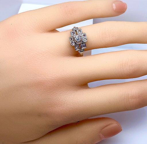 Bague 52 Bague or blanc et diamants, vers 1930 58 Facettes AB651