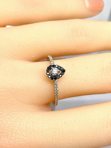 Bague 52.5 Bague solitaire or blanc, diamants blancs et diamants noirs. 58 Facettes AB509