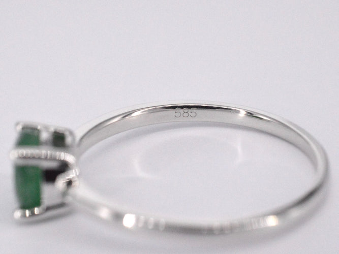 Bague 54 Bague en or blanc avec émeraude 58 Facettes 2206