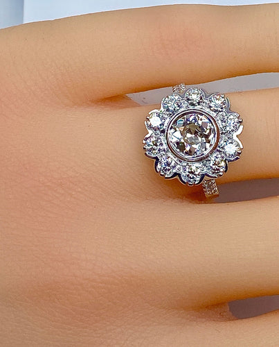 Bague 52 Bague marguerite en or blanc 18 carats : diamant central 1,21 carat 58 Facettes AB333