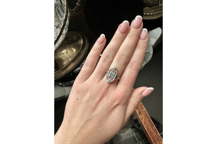 Bague 55 Bague Art Déco en or jaune et platine, ornée d'aigue-marine et de diamants, Grande-Bretagne 58 Facettes 9831