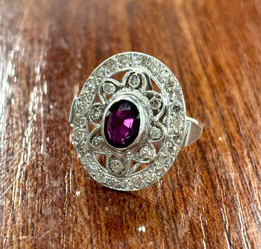 Bague 53 Bague Art Déco en platine sertie de rubis et de diamants (1,52 ct), ornée d'un motif en grappe. 58 Facettes Q407B