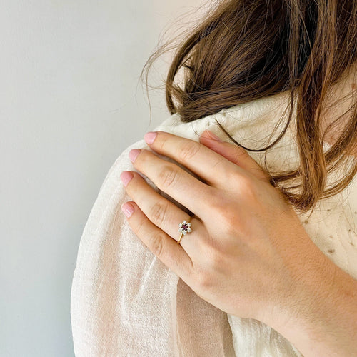 Bague 54 Bague marguerite rubis et diamants en or jaune 58 Facettes LMB-282