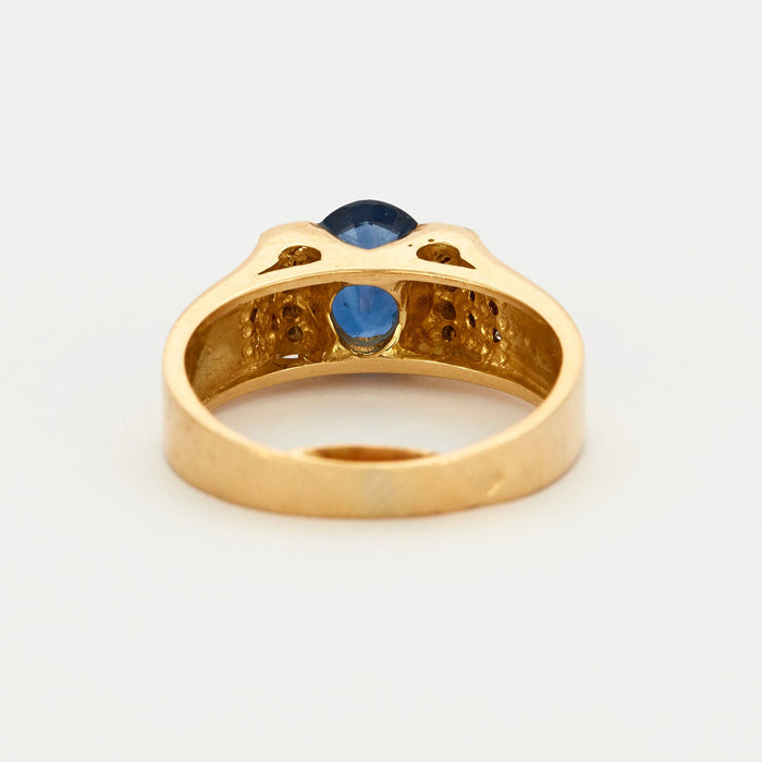 Geelgouden ring met saffier en diamant
