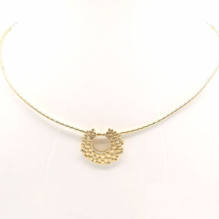 Collana in oro giallo con diamanti