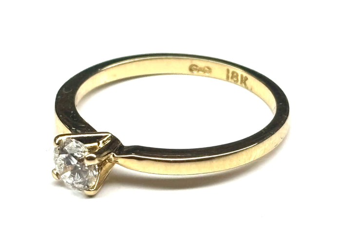 Bague 53.5 Bague solitaire en or jaune avec diamant taille brillant 58 Facettes E09