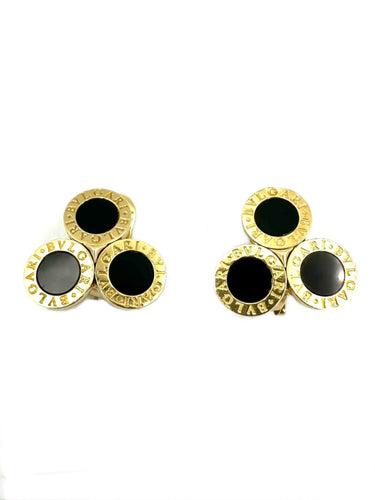 Boucles d'oreilles BVLGARI. Collection "BVLGARI-BVLGARI", boucles d'oreilles or jaune 18K et onyx 58 Facettes