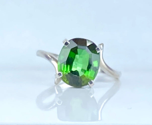Bague 49 Bague en or blanc et tourmaline verte 58 Facettes AB614