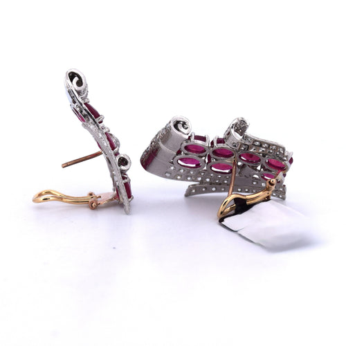 Boucles d'oreilles Boucles d'oreilles en platine et or jaune serties de rubis et de diamants 58 Facettes