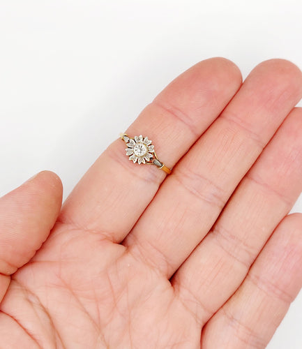 Bague 56.5 Bague marguerite antique en or 18k et diamants taille rose 58 Facettes A06397