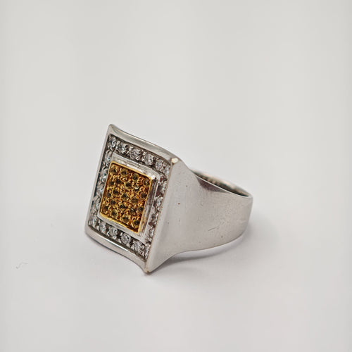 Bague 54 Bague en or blanc et or jaune sertie de saphirs et de diamants 58 Facettes 21002809