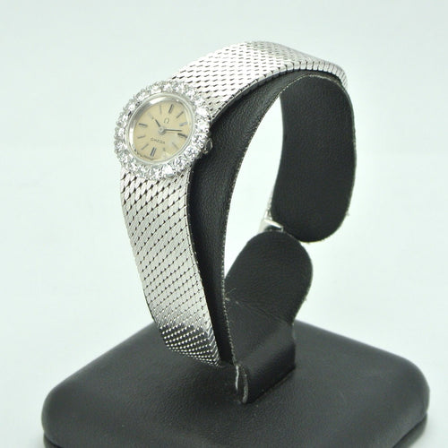 Montre Montre Omega asymétrique en or blanc 18 carats avec diamants 58 Facettes