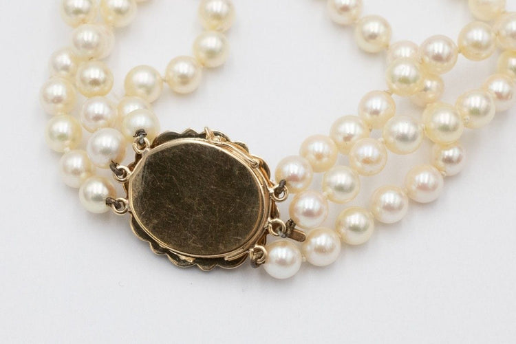 Collier Collier de perles à trois rangs avec fermoir en or et rosaces de diamants, vers 1900 58 Facettes 11576