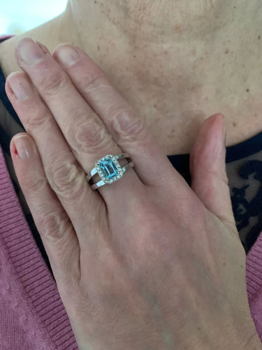 Bague 52 Bague Aigue-Marine Rectangle Diamants Or Gris 18 Carats 58 Facettes B379