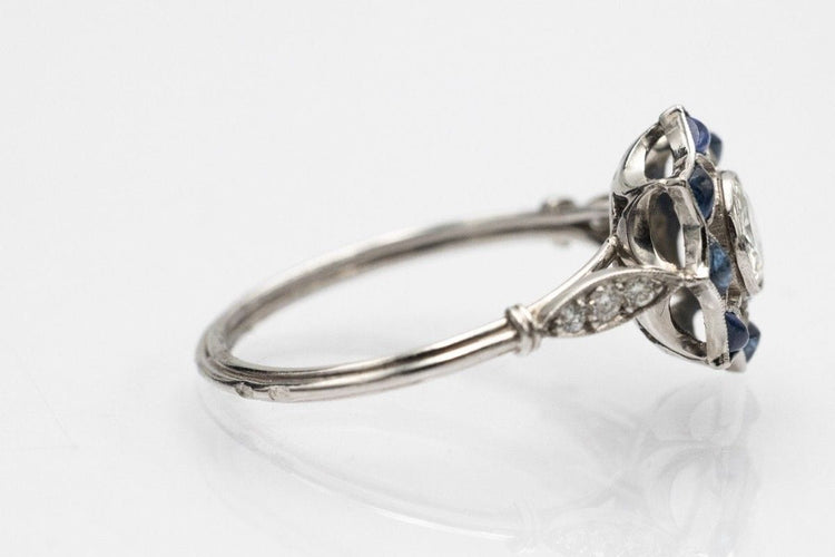 Bague 56 Old platinum ring with diamonds and sapphires, first half of the 20th century 58 Facettes 10813