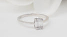 Bague 53.5 Bague en or blanc et diamants baguettes 58 Facettes 32845