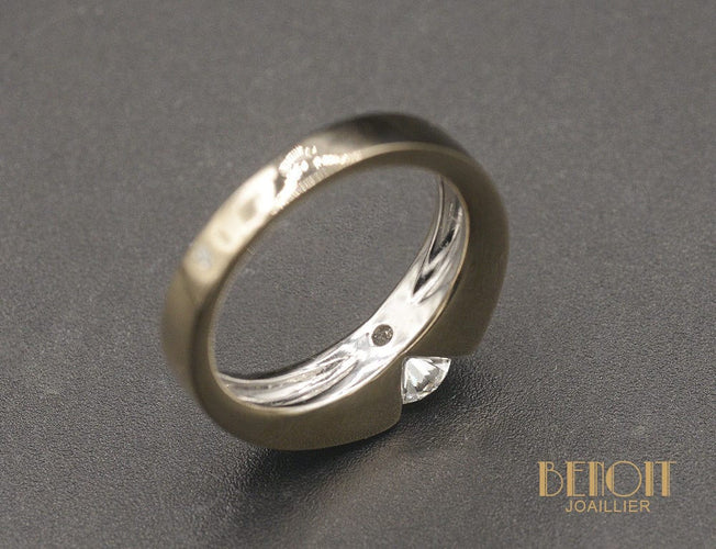 Bague 50 Bague Jonc Signée FRED Diamant ~0.50 ct 58 Facettes A10907