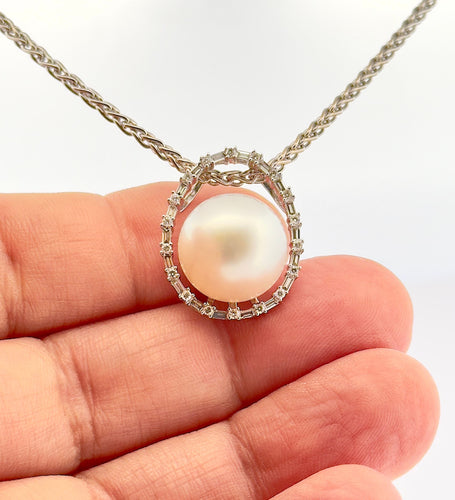 Collier Collier en or 18 carats diamants et perle de culture 58 Facettes