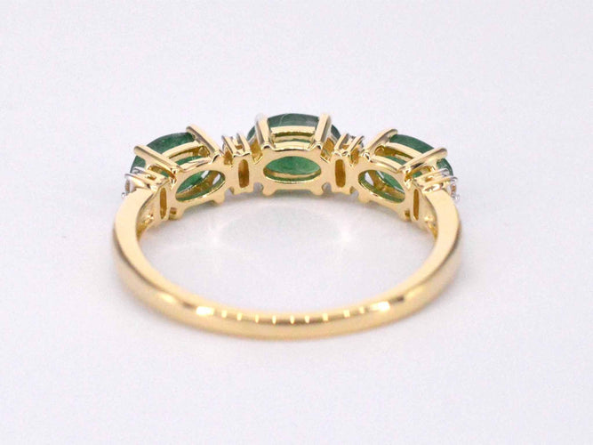 Bague Bague en or avec diamants et émeraude 58 Facettes 2127