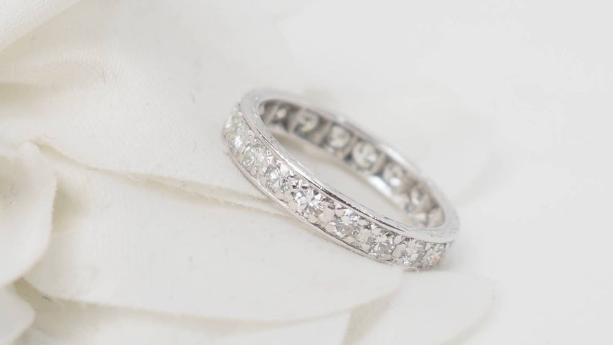 Wedding band American in white gold and 0.90ct diamonds 