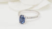 Bague 54 Bague en or blanc, saphir ovale et diamants 58 Facettes 29190