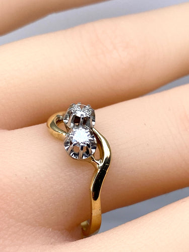 Prsten Toi & Moi žluté a bílé zlato, diamanty 