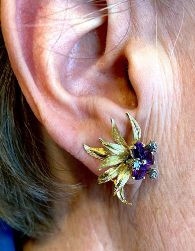 Boucles d'oreilles 50 Bague et boucles d’oreilles en or 18 carats, améthystes et diamants 58 Facettes AB506