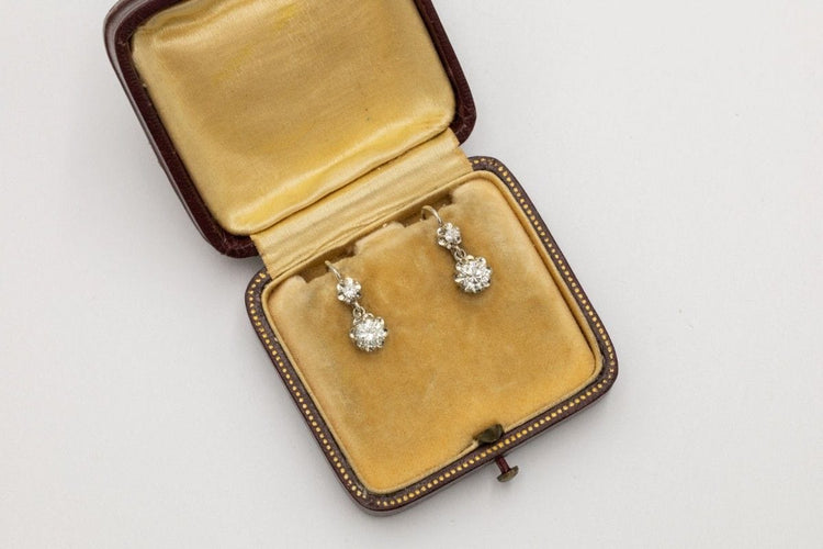 Boucles d'oreilles Boucles d'oreilles anciennes françaises en or blanc avec diamants de 0,89 ct. 58 Facettes 11264