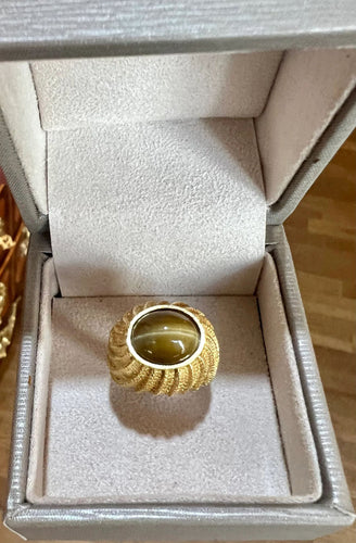 Bague Bague Vintage Godronnée Chrysobéryl Œil de Chat Or Jaune 18 Carats 58 Facettes B363