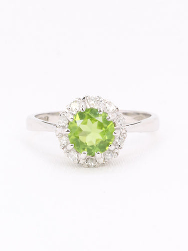 Bague 53 Bague péridot entourage diamants 58 Facettes 1174.6