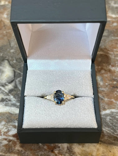 Bague or jaune, saphir 1.30 Carat, diamants 58 Facettes BSA96