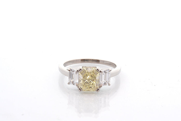 Bague 53 Bague diamant jaune de 2,01cts en platine 58 Facettes 27426-27584
